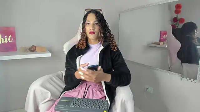 Snapshot of StefanyMiler chatting on February 2025 12:51:01 AM StefanyMiler online show from February 2025 12:51:01 AM