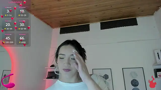 cristal  hot 1 online show from January 2025 10:11:01 AM