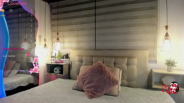 cristal  hot 1 online show from May 2026 05:03:02 AM