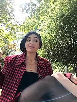 Sam Sara online show from December 2025 06:17:01 PM