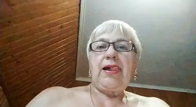 Snapshot of SweetCherry27 chatting on June 2026 05:25:01 PM SweetCherry27 online show from June 2026 05:25:01 PM