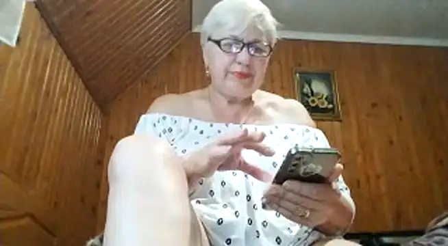 Snapshot of SweetCherry27 chatting on July 2026 04:13:01 PM SweetCherry27 online show from July 2026 04:13:01 PM