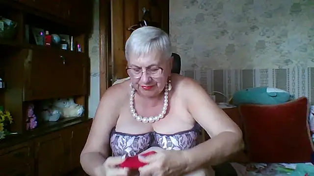 Snapshot of SweetCherry27 chatting on July 2026 04:12:02 PM SweetCherry27 online show from July 2026 04:12:02 PM