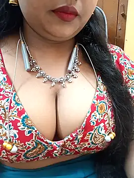 Snapshot of Sophiaboudi chatting on September 2025 04:32:02 PM Sophiaboudi online show from September 2025 04:32:02 PM