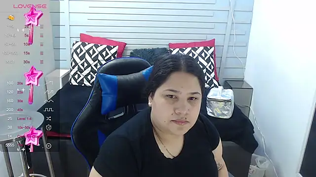 Snapshot of evelin_zaens chatting on January 2025 05:13:01 AM evelin zaens online show from January 2025 05:13:01 AM