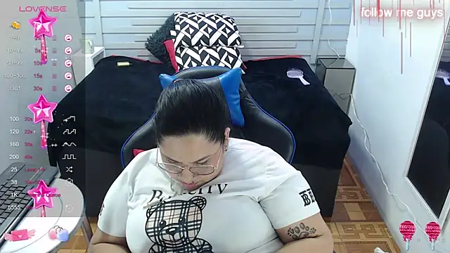 Snapshot of evelin_zaens chatting on January 2025 03:58:01 PM evelin zaens online show from January 2025 03:58:01 PM