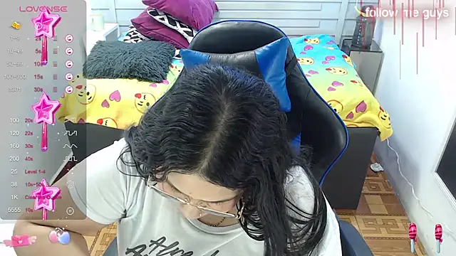 Snapshot of evelin_zaens chatting on February 2025 10:19:01 AM evelin zaens online show from February 2025 10:19:01 AM