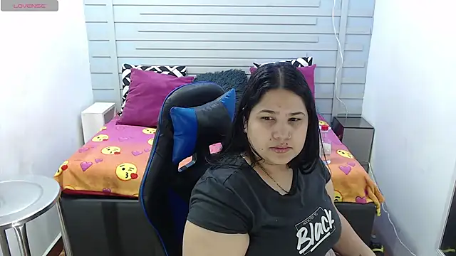 Snapshot of evelin_zaens chatting on February 2025 03:52:01 AM evelin zaens online show from February 2025 03:52:01 AM