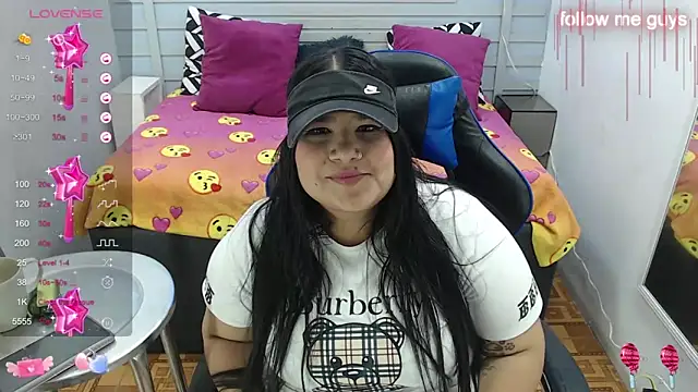 Snapshot of evelin_zaens chatting on February 2025 03:10:02 AM evelin zaens online show from February 2025 03:10:02 AM