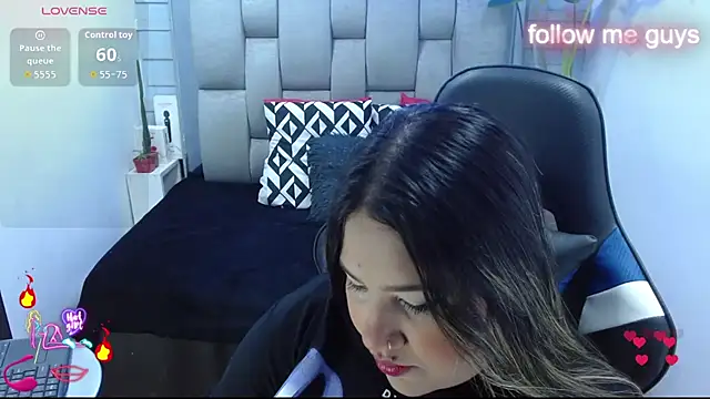 evelin zaens online show from June 2026 04:06:02 AM
