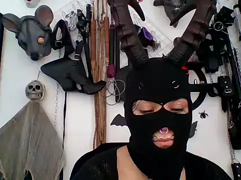 FeticheMacabre online show from April 2026 04:40:02 PM