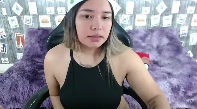 SaraCrow online show from December 2024 04:33:02 AM