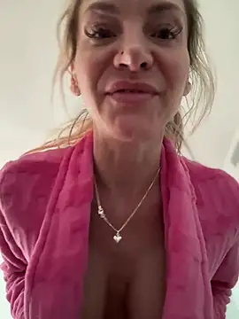 Snapshot of MessyNastyQueen chatting on March 2025 12:23:02 PM MessyNastyQueen online show from March 2025 12:23:02 PM