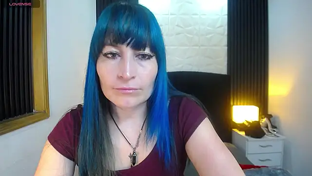 Snapshot of alicia_moom chatting on December 2024 03:17:01 PM alicia moom online show from December 2024 03:17:01 PM