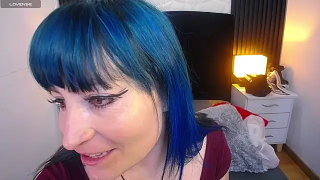 Snapshot of alicia_moom chatting on December 2024 09:27:01 PM alicia moom online show from December 2024 09:27:01 PM