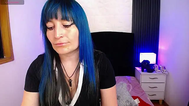 Snapshot of alicia_moom chatting on January 2025 08:00:02 PM alicia moom online show from January 2025 08:00:02 PM