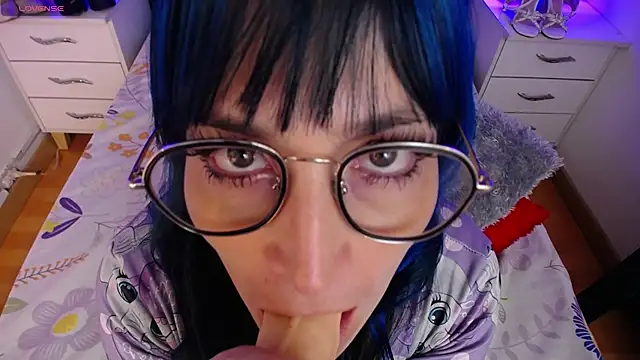 Snapshot of alicia_moom chatting on February 2025 08:20:02 PM alicia moom online show from February 2025 08:20:02 PM