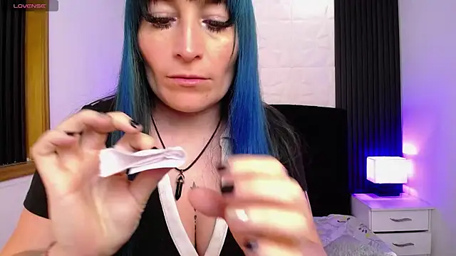 Snapshot of alicia_moom chatting on March 2025 06:48:01 PM alicia moom online show from March 2025 06:48:01 PM