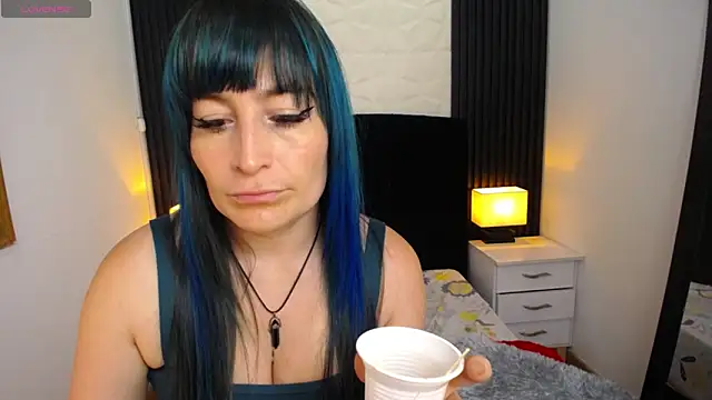 Snapshot of alicia_moom chatting on March 2025 07:27:01 PM alicia moom online show from March 2025 07:27:01 PM