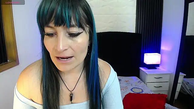 Snapshot of alicia_moom chatting on March 2025 02:14:01 PM alicia moom online show from March 2025 02:14:01 PM