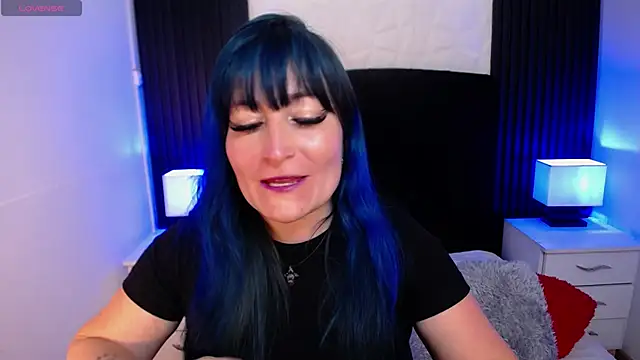 Snapshot of alicia_moom chatting on September 2025 07:25:02 PM alicia moom online show from September 2025 07:25:02 PM
