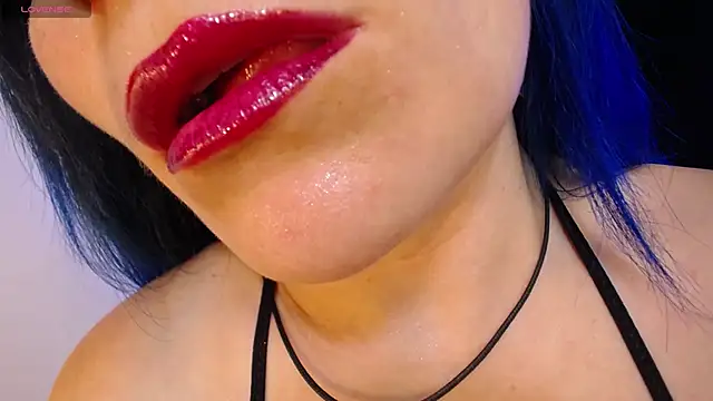 alicia moom online show from October 2025 07:25:02 PM