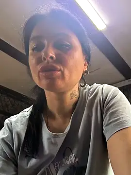 KikiXRed online show from November 2025 08:46:02 AM