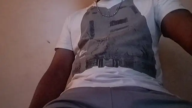 Snapshot of royblackbigpvt chatting on October 2025 10:10:01 PM royblackbigpvt online show from October 2025 10:10:01 PM