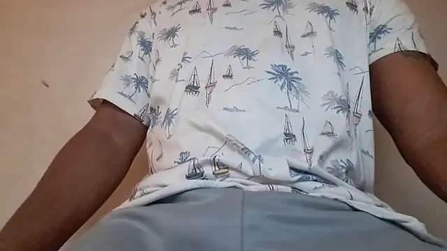 Snapshot of royblackbigpvt chatting on October 2025 05:13:02 PM royblackbigpvt online show from October 2025 05:13:02 PM