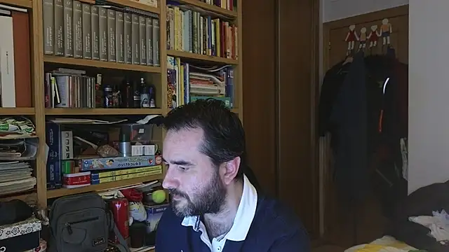 curiosillo83 online show from March 2026 06:01:01 PM