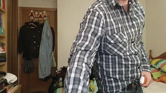 curiosillo83 online show from April 2026 03:10:02 PM
