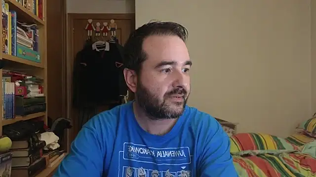 curiosillo83 online show from June 2026 11:04:02 AM