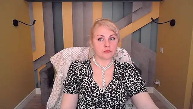 Candy Long online show from April 2026 05:43:01 AM