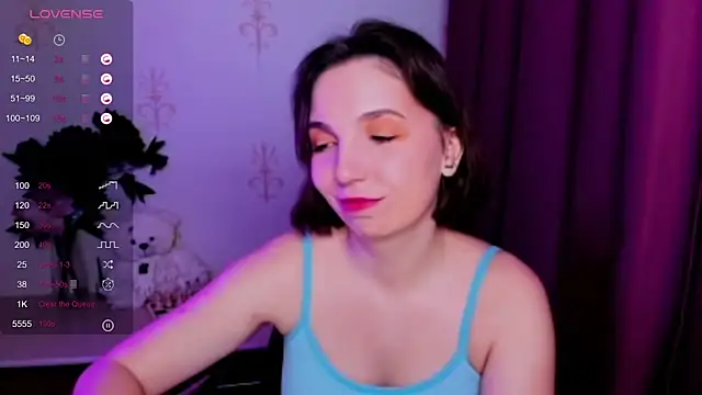 KindHazelHere  online show from November 2025 10:20:02 PM