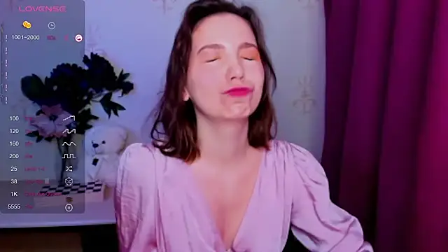 KindHazelHere  online show from April 2026 06:09:01 AM