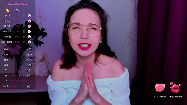 KindHazelHere  online show from June 2026 01:39:01 AM