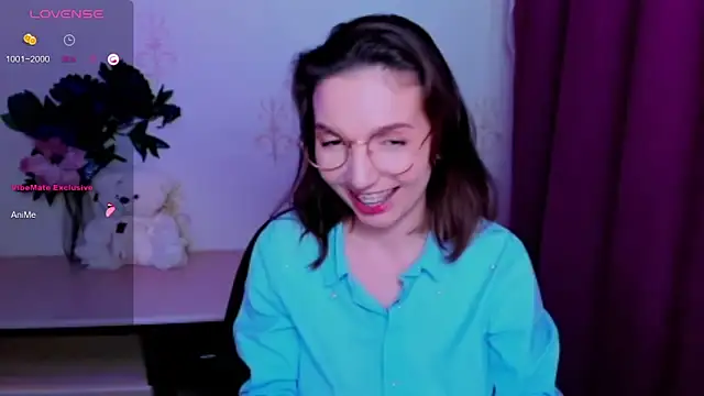 KindHazelHere  online show from June 2026 05:15:02 PM