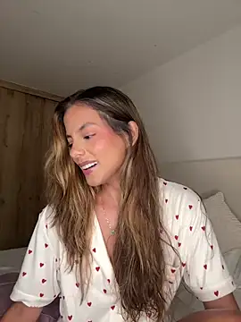 Snapshot of Bella_cutte_ chatting on November 2025 01:17:02 AM Bella cutte online show from November 2025 01:17:02 AM