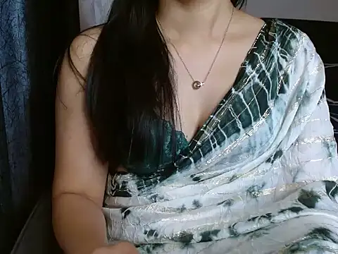 Snapshot of Divyani chatting on January 2025 11:30:01 PM Divyani online show from January 2025 11:30:01 PM