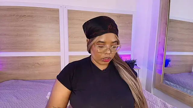  nickypurple  online show from June 2026 06:46:02 PM