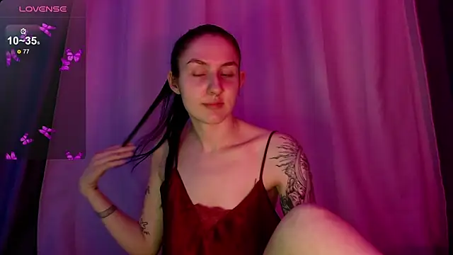 Snapshot of NiaEllis chatting on January 2025 02:46:02 AM NiaEllis online show from January 2025 02:46:02 AM