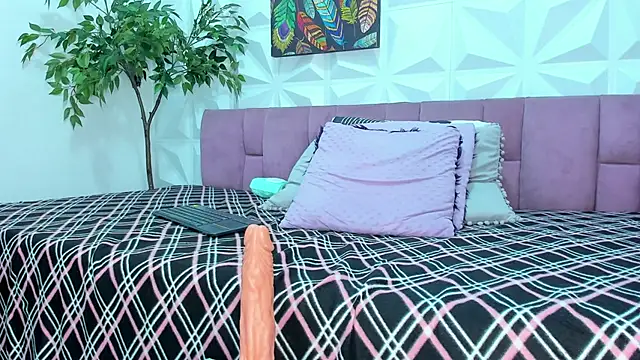 Hellen Sky online show from February 2025 10:20:02 PM