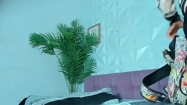 Hellen Sky online show from October 2025 07:13:01 PM