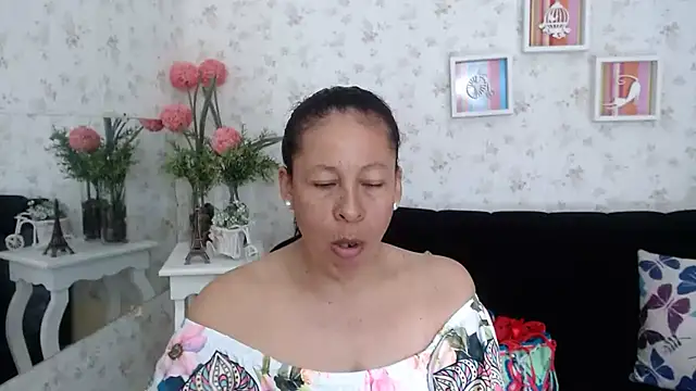 Snapshot of mature_martina chatting on February 2025 06:48:02 PM mature martina online show from February 2025 06:48:02 PM