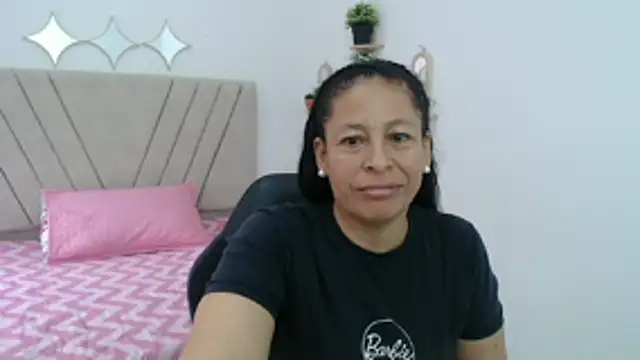 mature martina online show from April 2026 08:42:02 PM