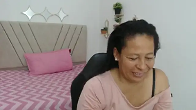 mature martina online show from April 2026 08:57:01 PM