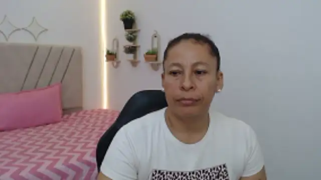 mature martina online show from April 2026 08:10:01 PM