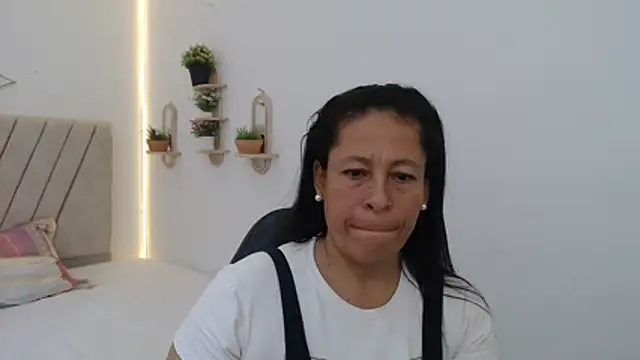 mature martina online show from April 2026 08:07:01 PM