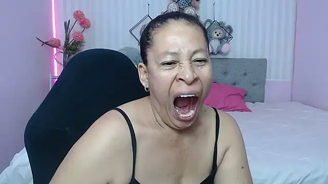 mature martina online show from May 2026 11:05:02 AM