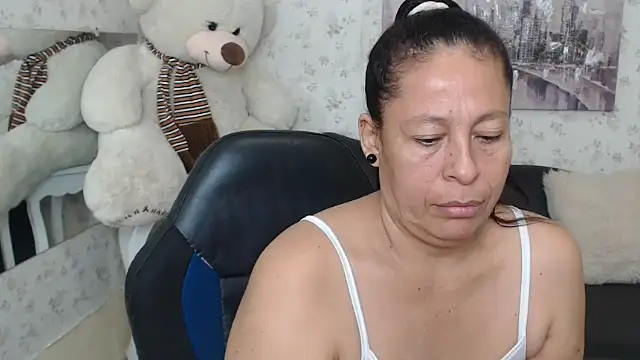 mature martina online show from May 2026 08:19:02 AM